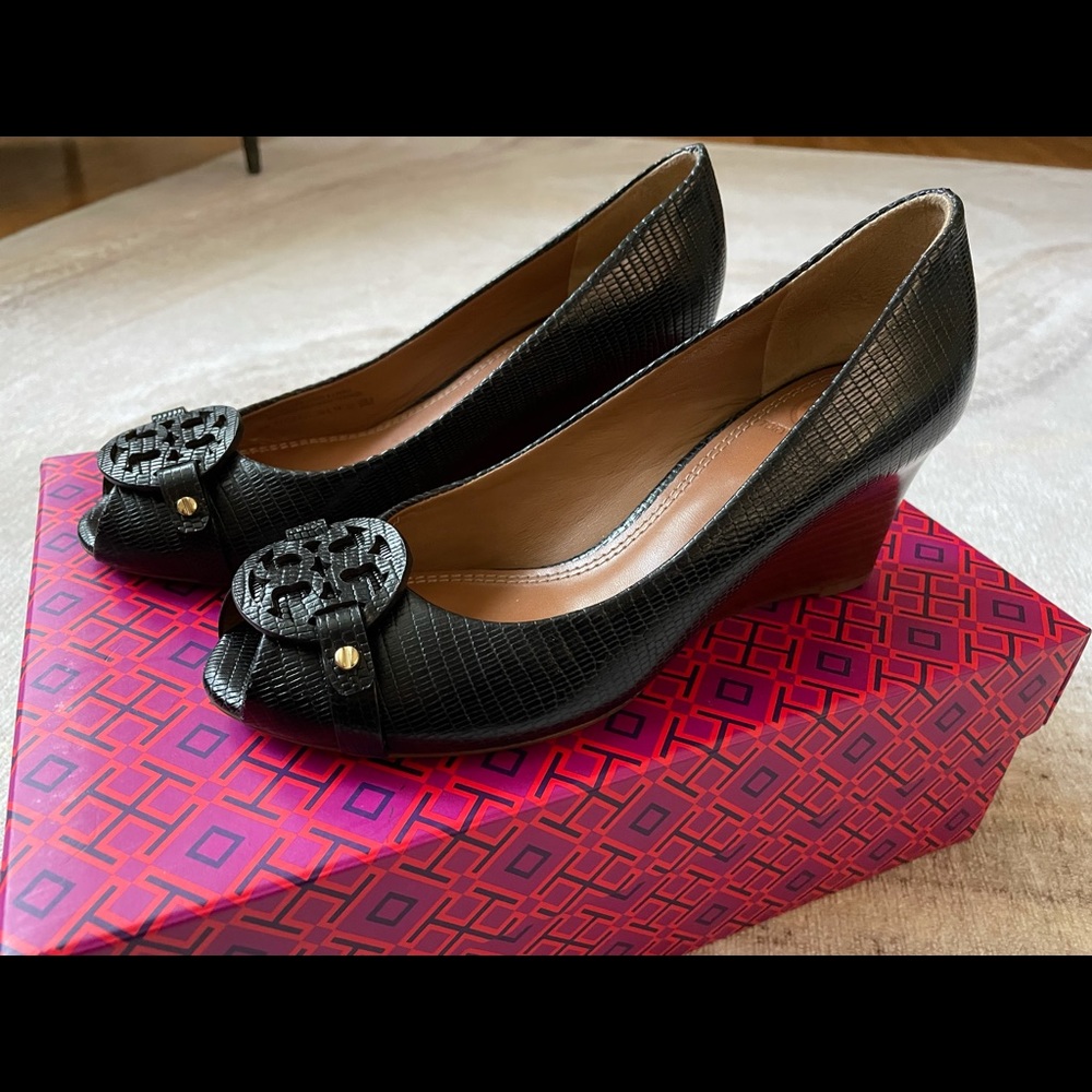 Brand New, never worn Tory Burch Miller Wedges